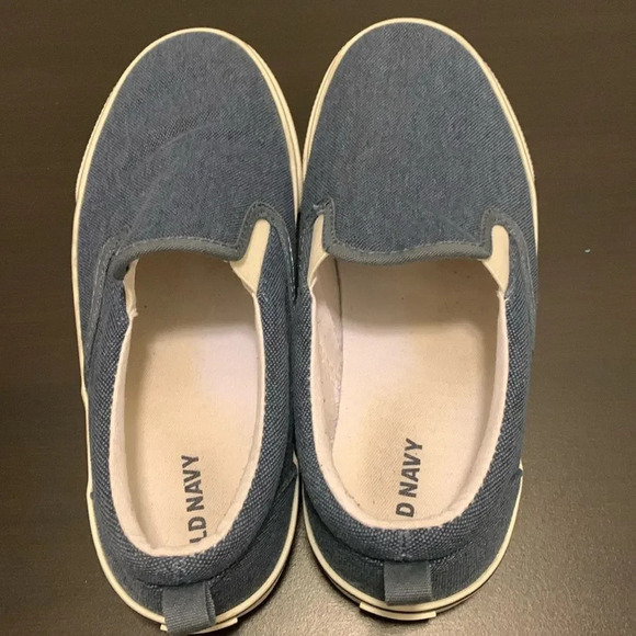 OLD NAVY Gender Neutral Slip-On Sneakers in Chambray - Picture 2 of 7